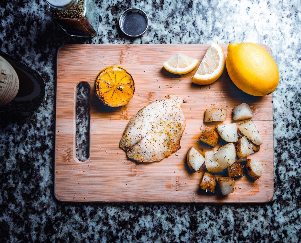 Planche de préparation de poisson